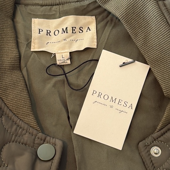 Vici Collection Promesa Kaitlin Quilted Floral Jacket Olive Green Size Large NWT - Picture 8 of 9